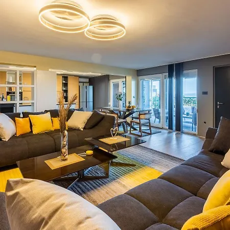 Extravagantes Mit Whirlpool, Lounge-bereich, Grill, Waschmaschine