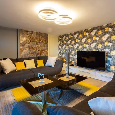 Extravagantes Mit Whirlpool, Lounge-bereich, Grill, Waschmaschine * Crikvenica