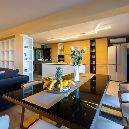 Extravagantes Mit Whirlpool, Lounge-bereich, Grill, Waschmaschine *