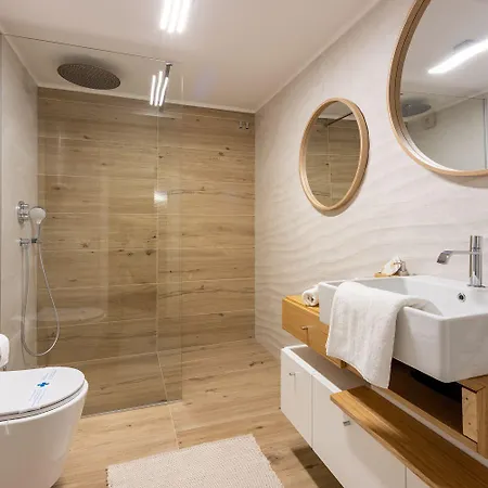 Apartamento Extravagantes Mit Whirlpool, Lounge-bereich, Grill, Waschmaschine *