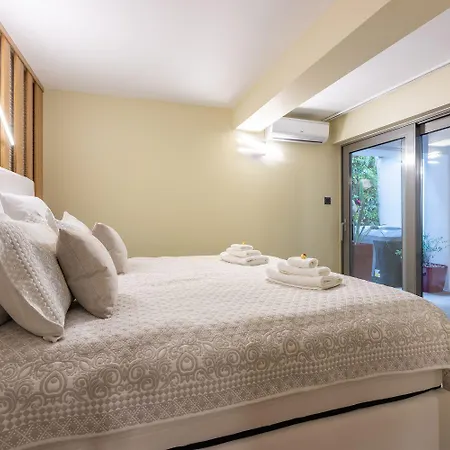 Extravagantes Mit Whirlpool, Lounge-bereich, Grill, Waschmaschine Crikvenica