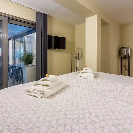 Apartamento Extravagantes Mit Whirlpool, Lounge-bereich, Grill, Waschmaschine Crikvenica
