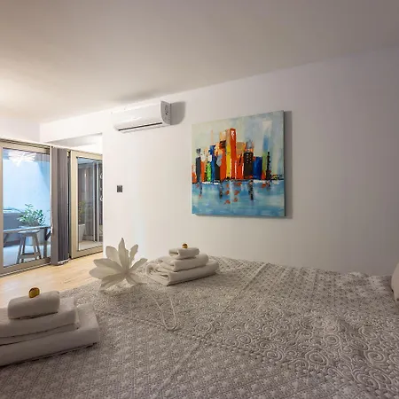 Extravagantes Mit Whirlpool, Lounge-bereich, Grill, Waschmaschine Crikvenica