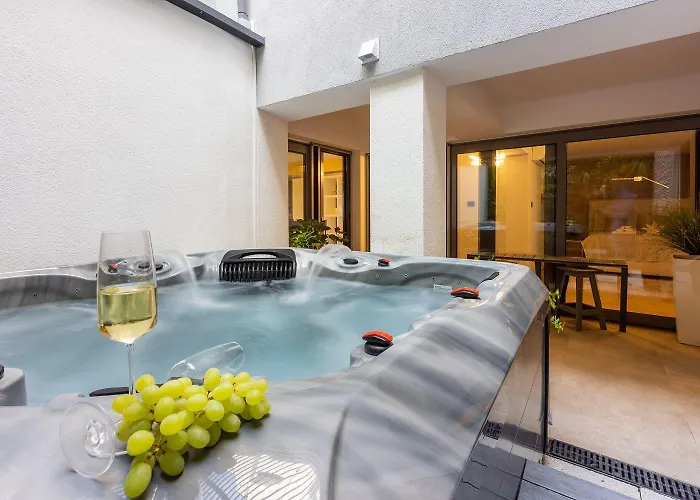 Extravagantes Mit Whirlpool, Lounge-bereich, Grill, Waschmaschine