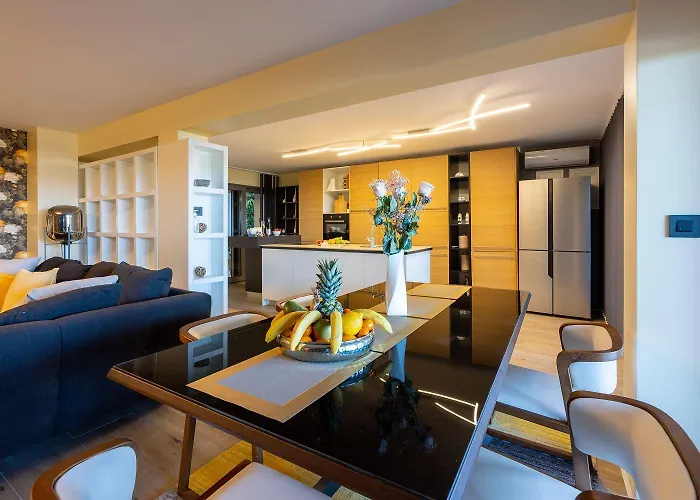 Extravagantes Mit Whirlpool, Lounge-bereich, Grill, Waschmaschine *