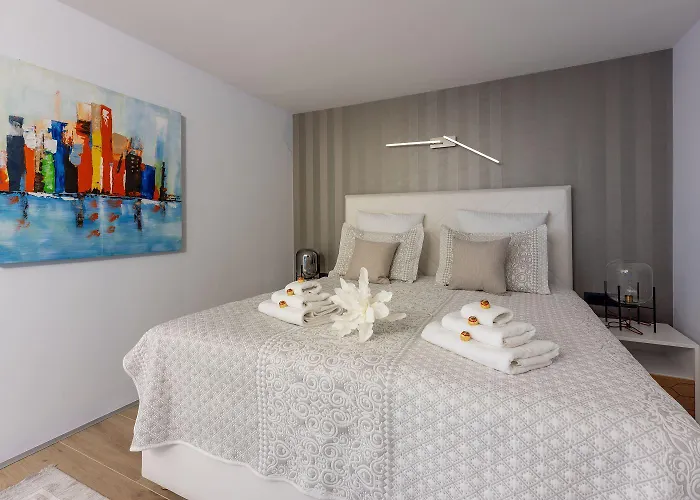 Extravagantes Mit Whirlpool, Lounge-bereich, Grill, Waschmaschine Crikvenica