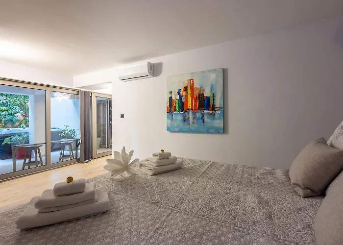 Extravagantes Mit Whirlpool, Lounge-bereich, Grill, Waschmaschine Crikvenica