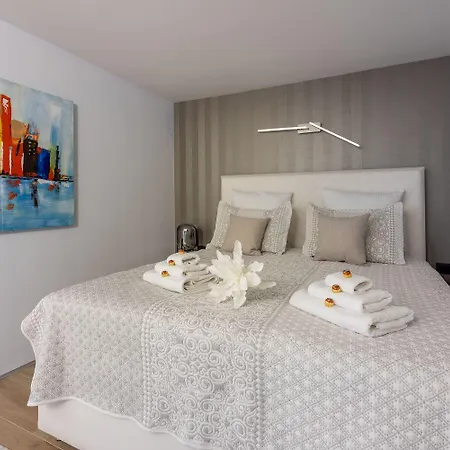 Extravagantes Mit Whirlpool, Lounge-bereich, Grill, Waschmaschine Crikvenica